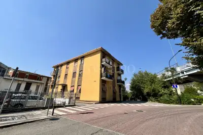 Casa in vendita, Via Enrico Ferri, Brescia