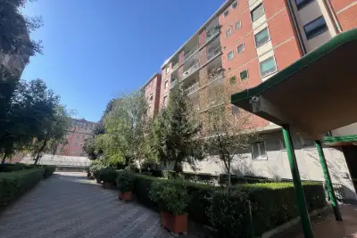 Casa in vendita, Via Lorenteggio, Milano