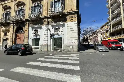 Negozio in affitto, Piazza Jolanda, Catania