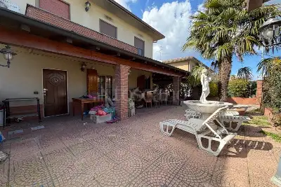 Villa in vendita, Via Giovanni Pascoli, Cerro al Lambro