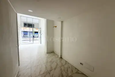 Negozio in vendita, Corso di Porta Vittoria 31, Milano