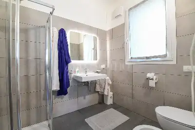 Casa in vendita, Viale Giulio Cesare, Como