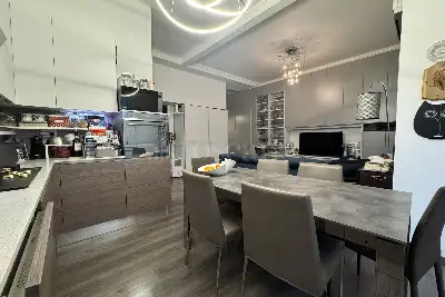 Casa in vendita, Via Solari, Milano