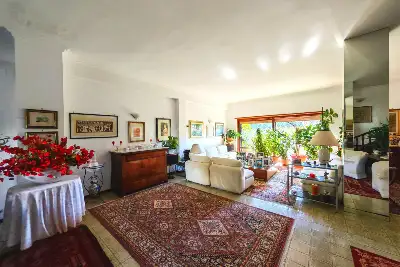 Villino a Schiera in vendita, Via Sofocle , Roma