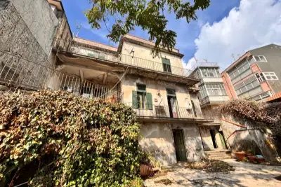 Casa Indipendente in vendita, Via Roma, Zafferana Etnea