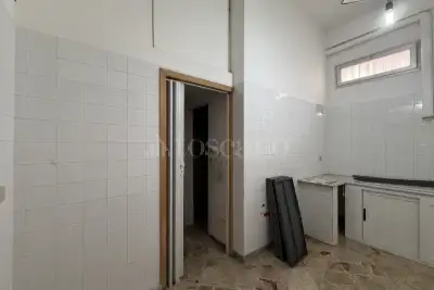 Negozio in vendita, Via Michele Titone, Palermo