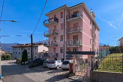 Casa in vendita, Via A. Manzoni, Brusimpiano