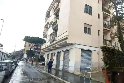 Magazzino in vendita, Via Santorre di Santarosa, Roma