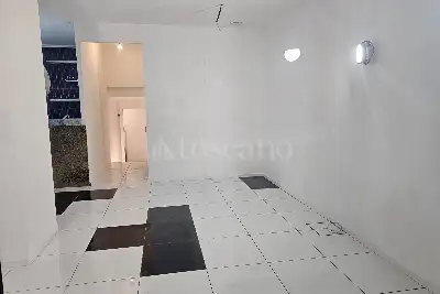 Negozio in vendita, Via Terenzio, Latina