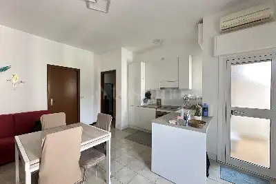 Casa in vendita, Via Lorenteggio, Milano