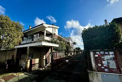 Casa in vendita, Via Aristofane, Roma