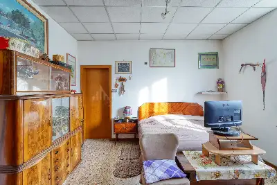 Casa Indipendente in vendita, Via Della Repubblica, Bisuschio