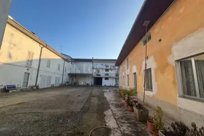 Negozio in vendita, Via Ginetta Caccianotti, Biandrate