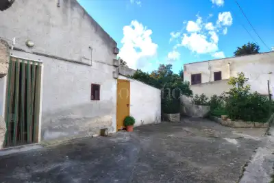 Casa Indipendente in vendita, Via Favignana, Valderice