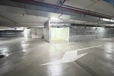 Box in vendita, Via Michele Carcani, Roma