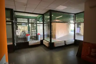 Negozio in affitto, Via Valle, Lavena Ponte Tresa