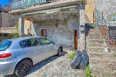 Casa Indipendente in vendita, Via Roma, Cuasso al Monte