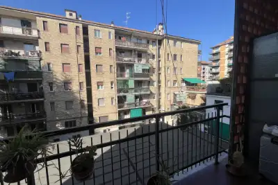 Casa in vendita, Via Lorenteggio, Milano
