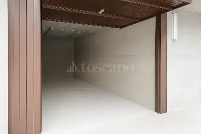 Box in vendita, Via Maroncelli 10, Monza