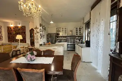 Casa in vendita, Via Angelo Bisi, Milano