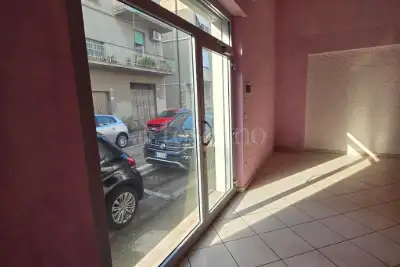 Negozio in vendita, Via IV Novembre, Loreto Aprutino