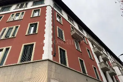 Casa in vendita, Viale Tibaldi, Milano