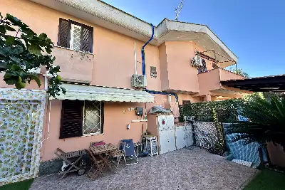Villino a Schiera in vendita, Via dei Lecci, Anzio