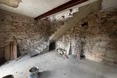 Casa Indipendente in vendita, Via Roma, Cuasso al Monte