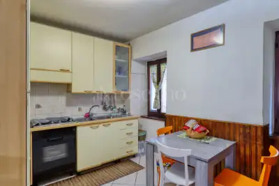 Casa in vendita, Via A.Manzoni, Cunardo