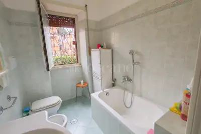 Casa in vendita, Via Francesco Roncati, Roma