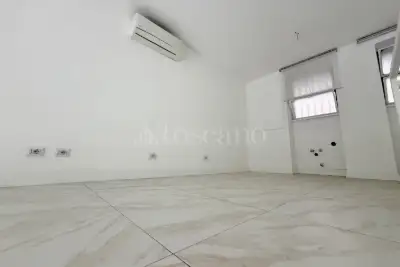 Negozio in vendita, Corso di Porta Vittoria 31, Milano