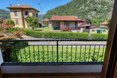 Villa in vendita, Via Marconi, Lavena Ponte Tresa