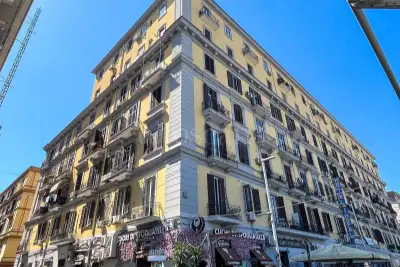 Casa in vendita, Piazza Giuseppe Garibaldi, Napoli