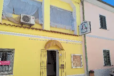 Negozio in vendita, Via Don Occhioni, Palau