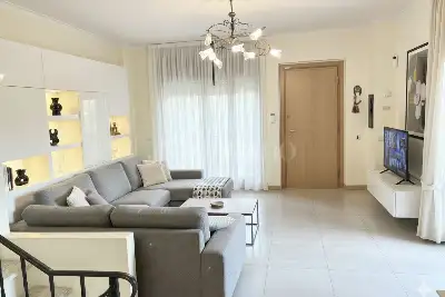 Villa in vendita, Viale dei Romagnoli, Roma