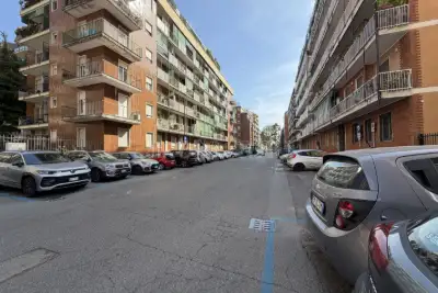 Negozio in vendita, Largo Brasilia, Milano