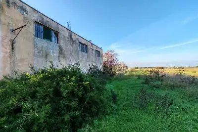 Capannone in vendita, SS16, Brindisi