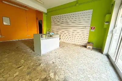 Negozio in vendita, Via Francesco Grenet, Roma