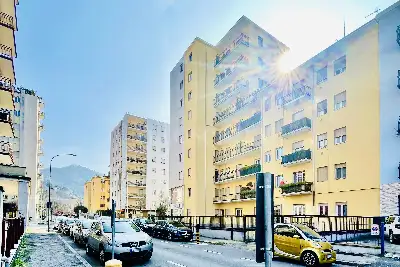 Casa in vendita, Via Achille Papa, Brescia