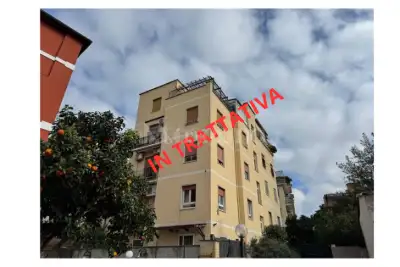 Casa in vendita, Via dei Carraresi, Roma