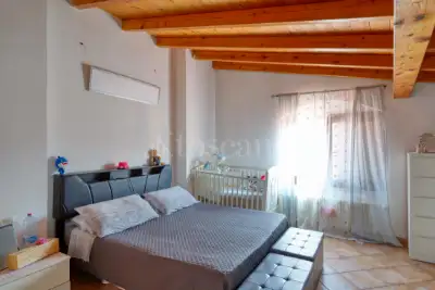 Casa Indipendente in vendita, Via Pasubio, Cunardo