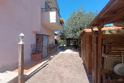 Villa Plurifamiliare in vendita, Viale della Stazione, Anzio