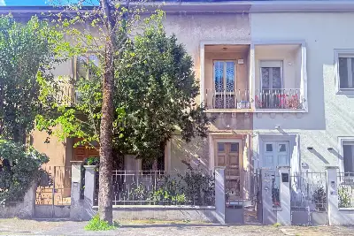 Villino a Schiera in vendita, Via Sem Benelli, Prato