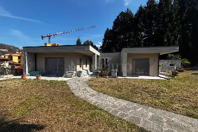Villa in vendita, Via Zoni, Lavena Ponte Tresa