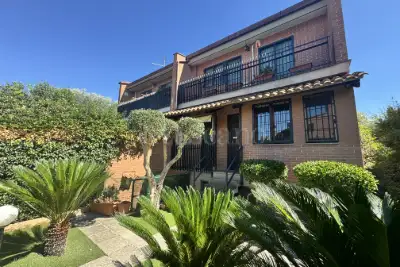 Villa Bifamiliare in vendita, Via Mario Lanza, Roma