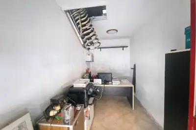 Negozio in vendita, Via Cluverio, Palermo