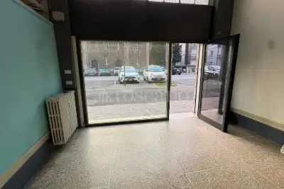 Negozio in affitto, Viale Vittorio Veneto, Modena