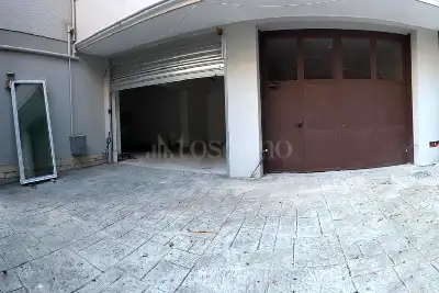 Box in vendita, Via delle Calasanziane, Roma