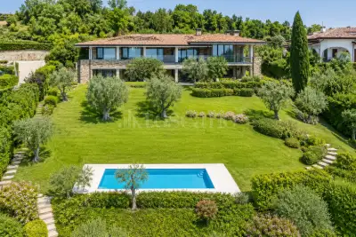 Villa in vendita, Via Alessandro Volta, Padenghe sul Garda
