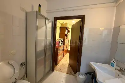 Negozio in vendita, Via Etruria, Roma